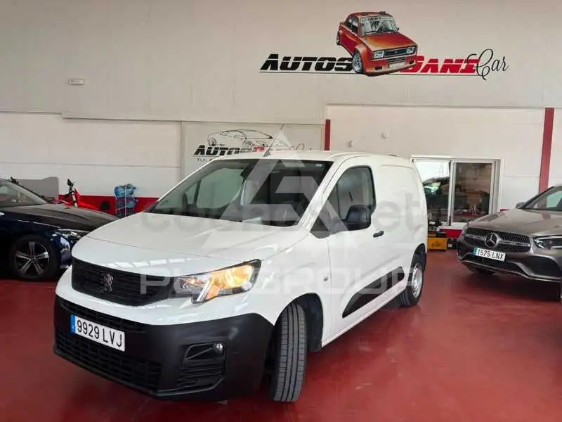 2022 Peugeot Partner