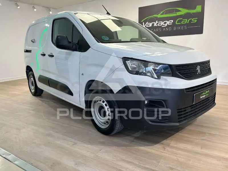 2022 Peugeot Partner
