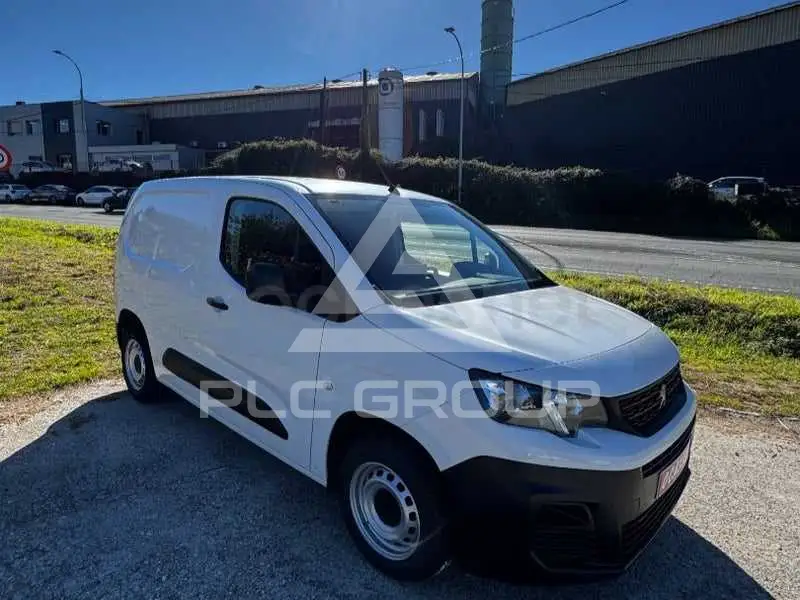 2022 Peugeot Partner
