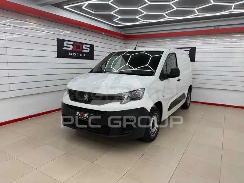 2022 Peugeot Partner