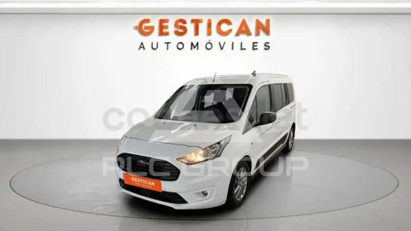 2022 Ford Tourneo