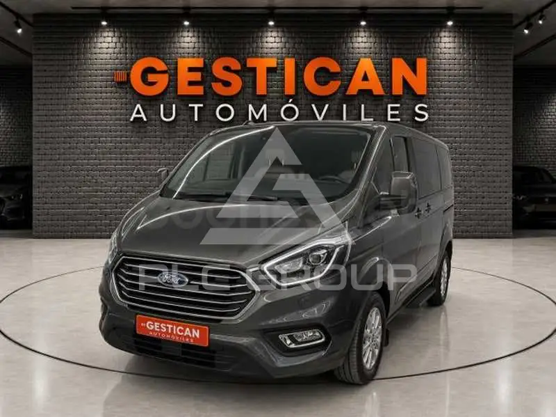 2022 Ford Tourneo