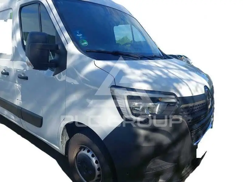 2022 Renault Master