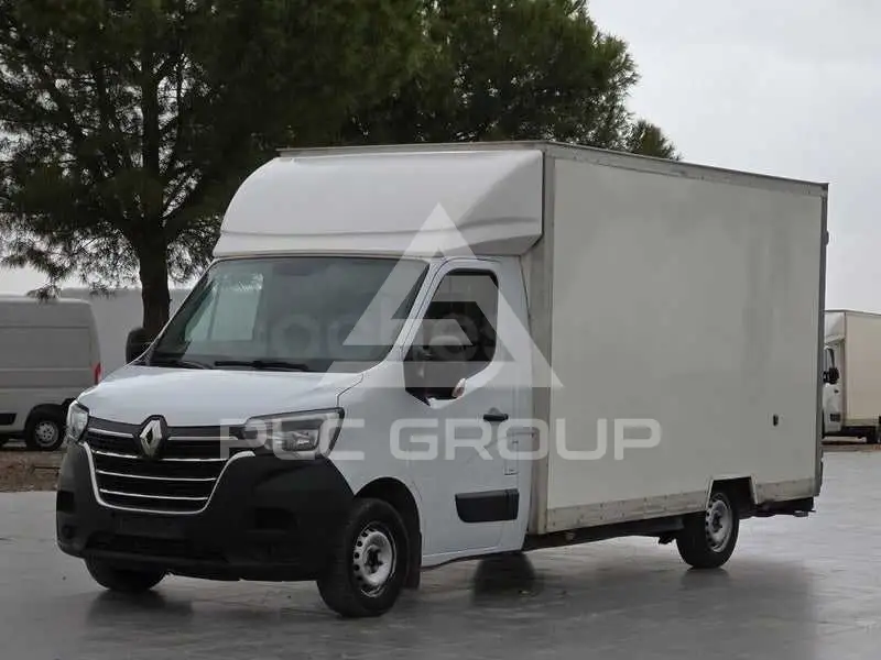2022 Renault Master