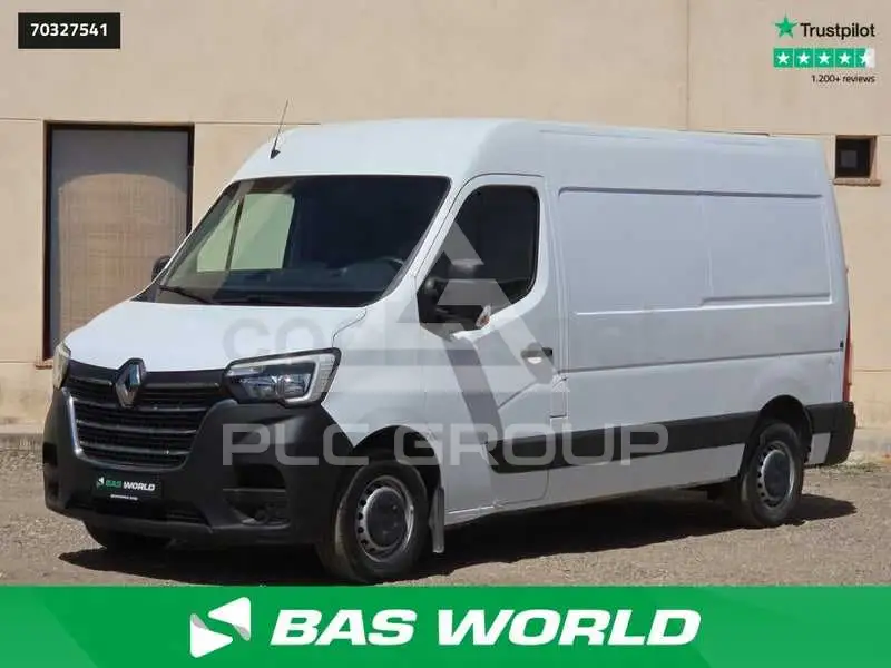 2022 Renault Master