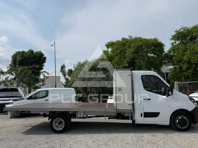 2022 Opel Movano
