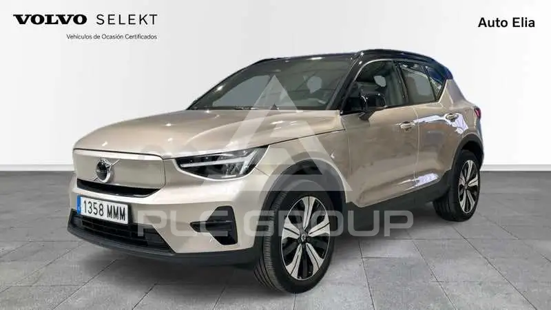 2023 Volvo XC40
