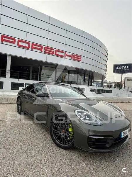 2023 Porsche Panamera