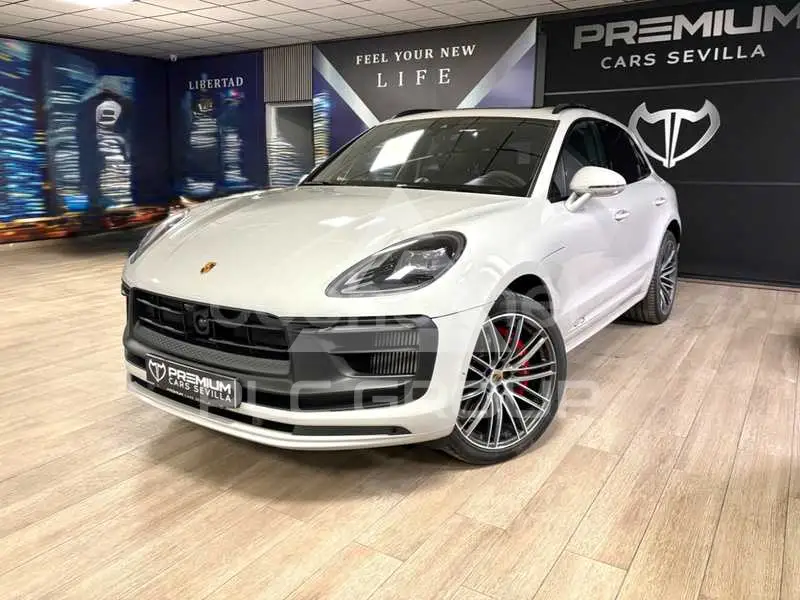 2023 Porsche MACAN