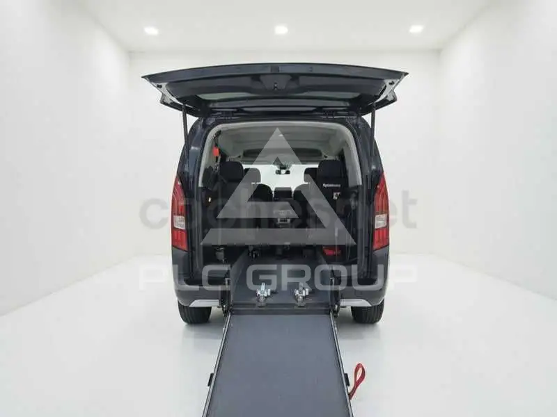 2023 Peugeot Rifter