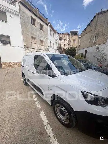 2023 Peugeot Partner