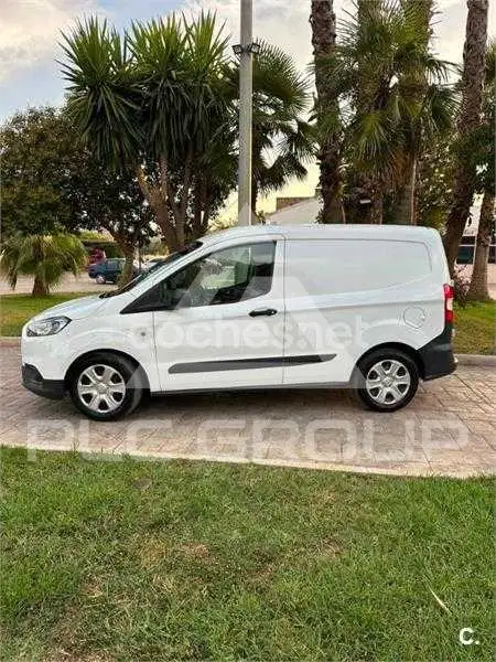 2023 Ford Tourneo