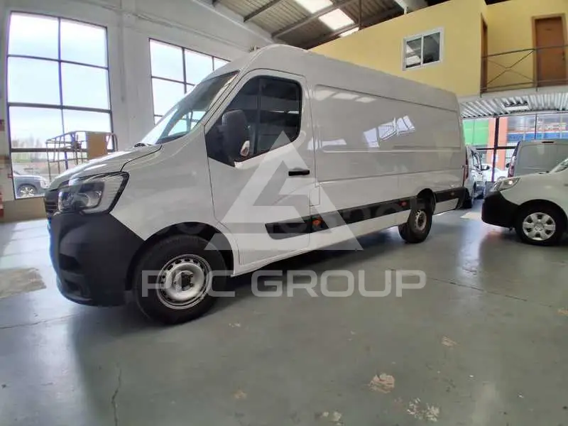 2023 Renault Master