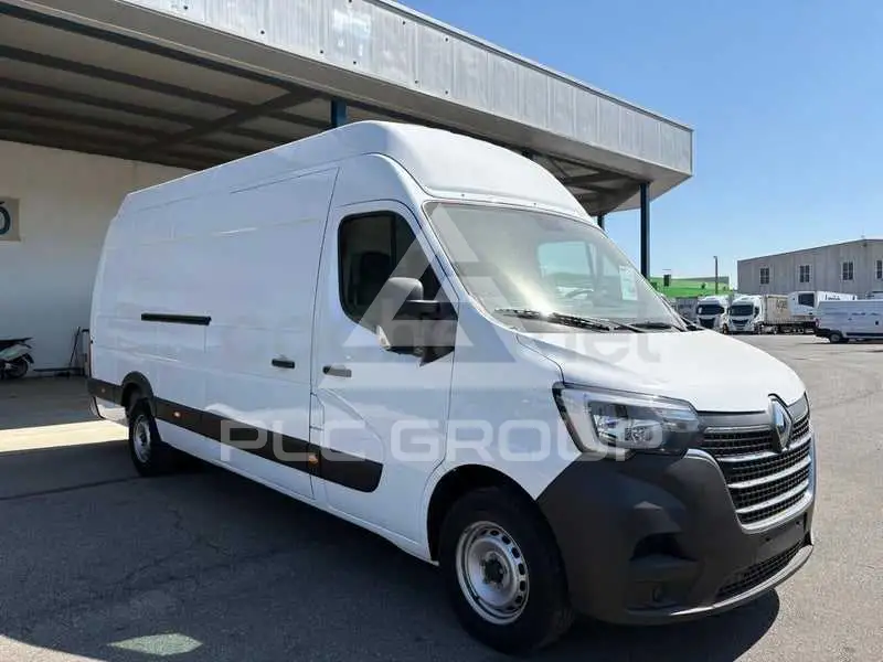 2023 Renault Master
