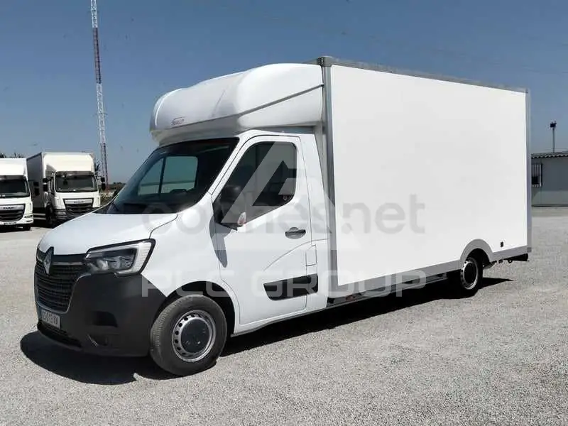 2023 Renault Master