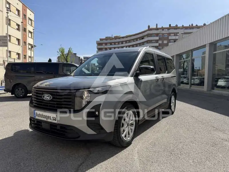 2024 Ford Tourneo