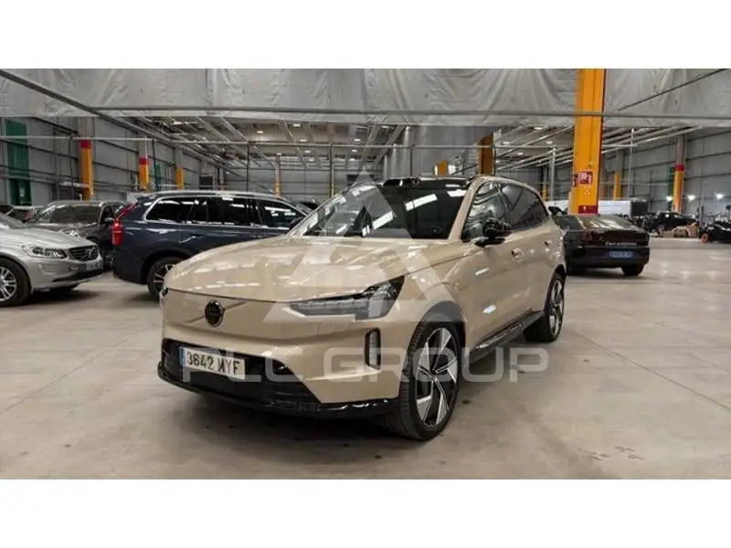 2025 Volvo EX 90