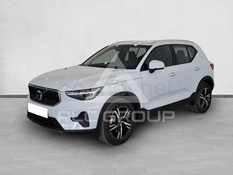2025 Volvo XC40