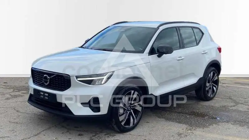 2025 Volvo XC40