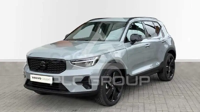 2025 Volvo XC40