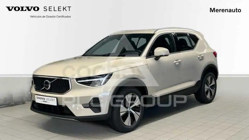 2025 Volvo XC40