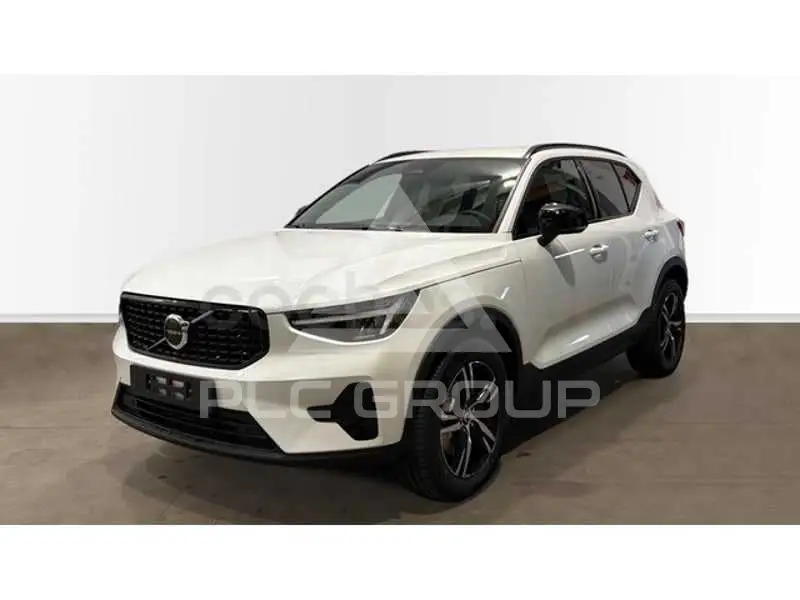 2025 Volvo XC40