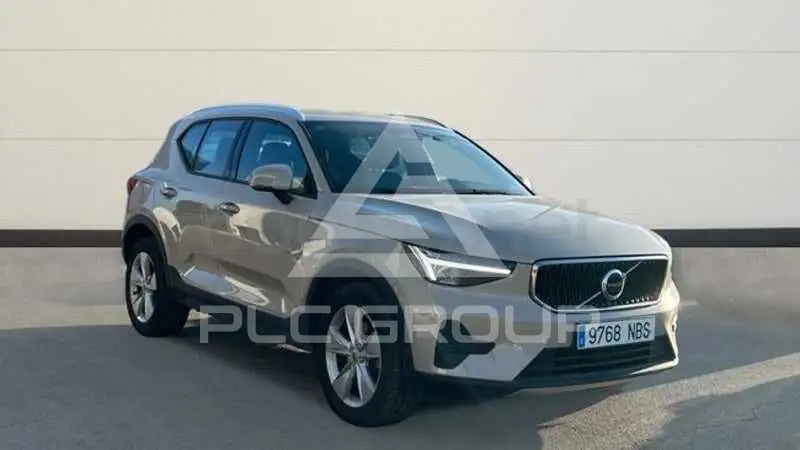 2025 Volvo XC40