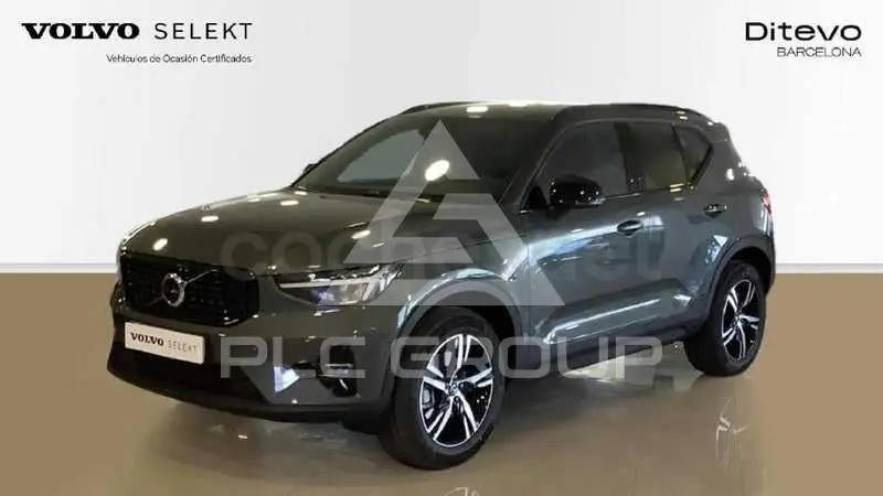 2025 Volvo XC40