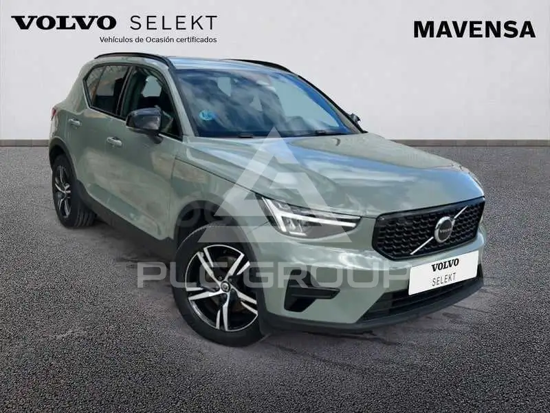 2025 Volvo XC40