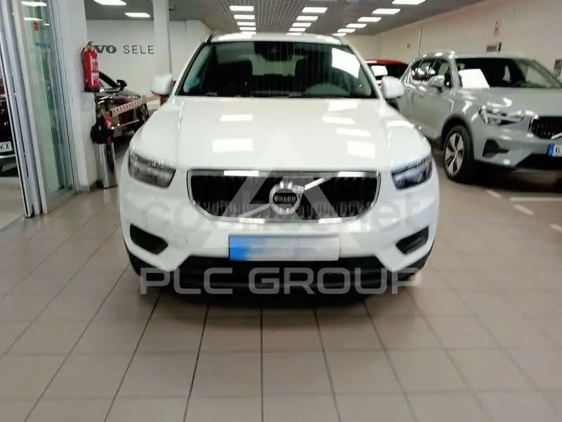 2025 Volvo XC40