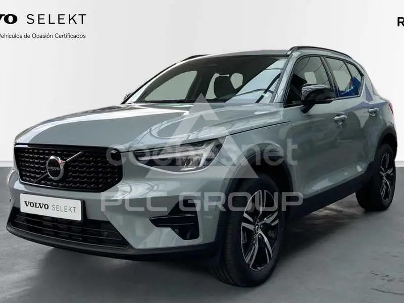 2025 Volvo XC40