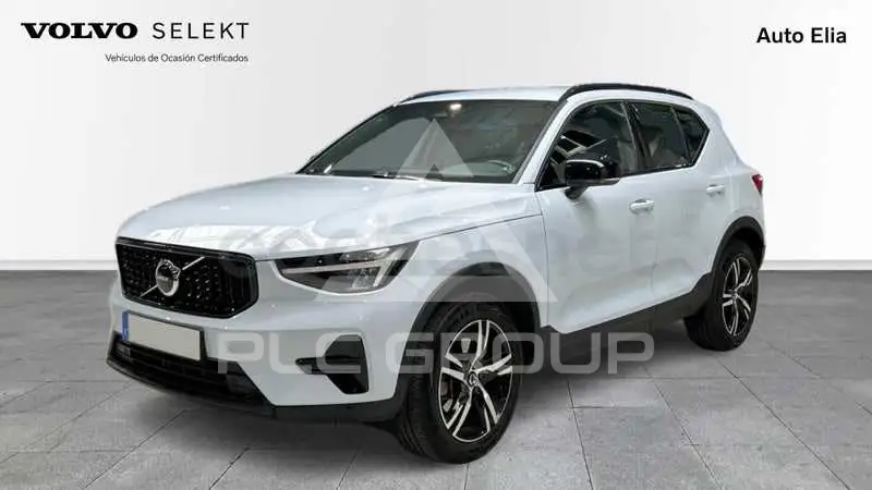 2025 Volvo XC40