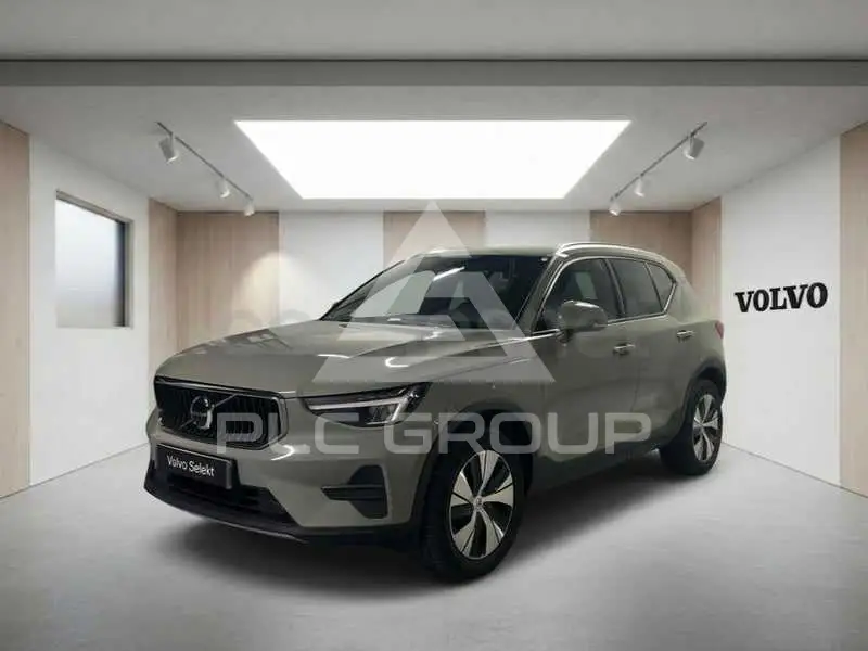 2025 Volvo XC40
