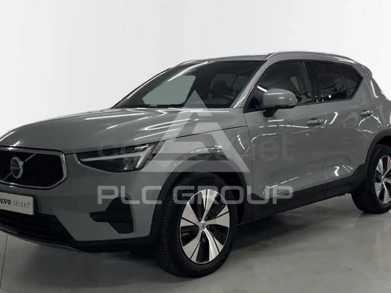 2025 Volvo XC40