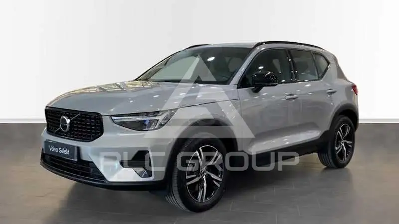 2025 Volvo XC40