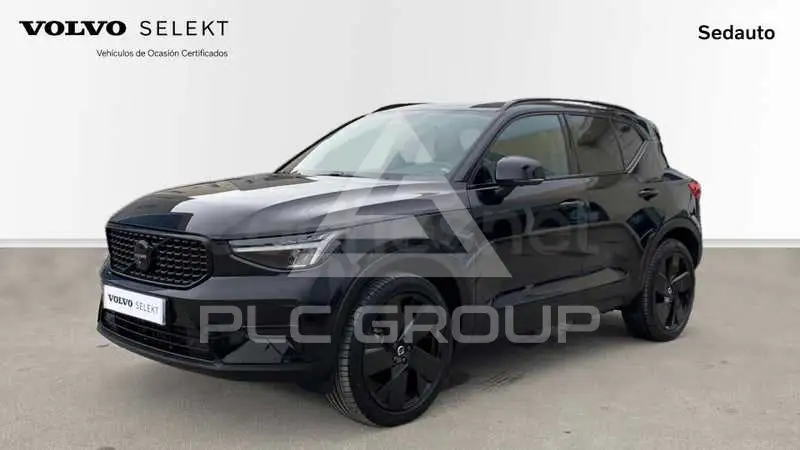 2025 Volvo XC40