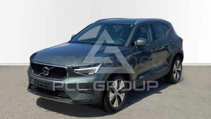 2025 Volvo XC40