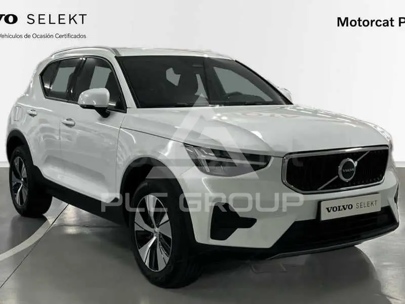 2025 Volvo XC40