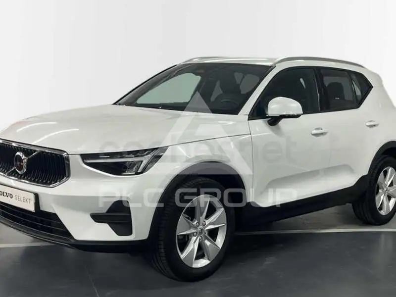 2025 Volvo XC40