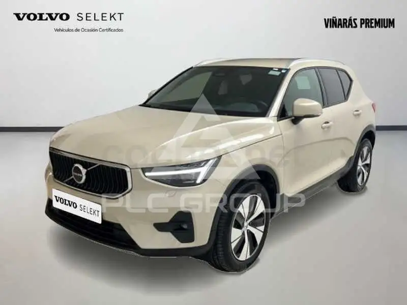 2025 Volvo XC40