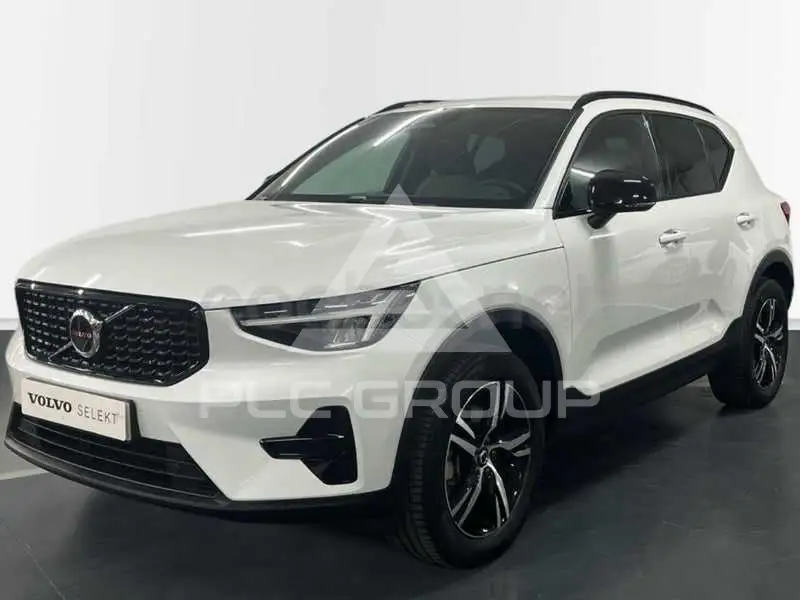 2025 Volvo XC40