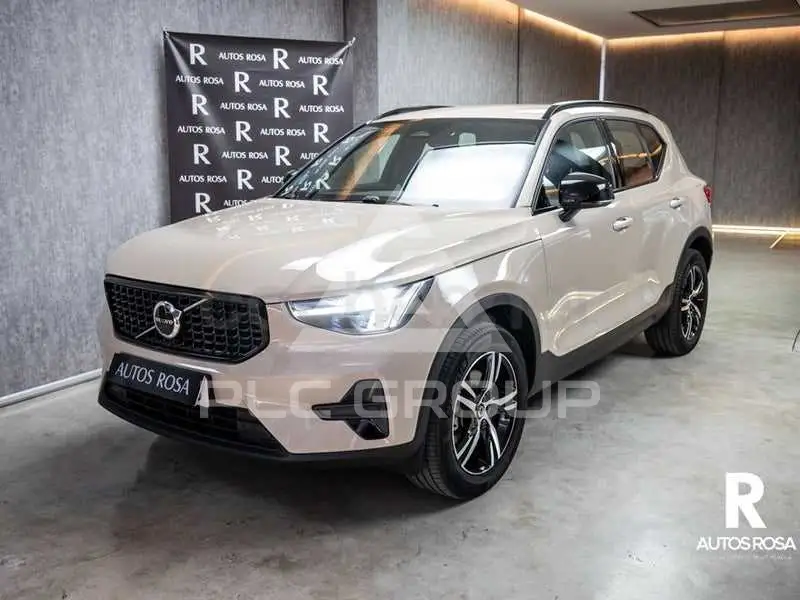 2025 Volvo XC40
