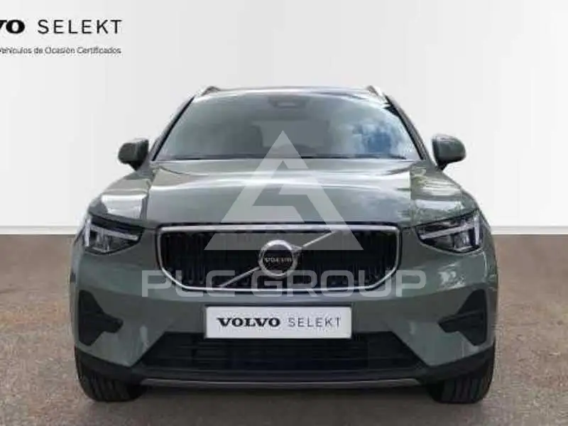 2025 Volvo XC40