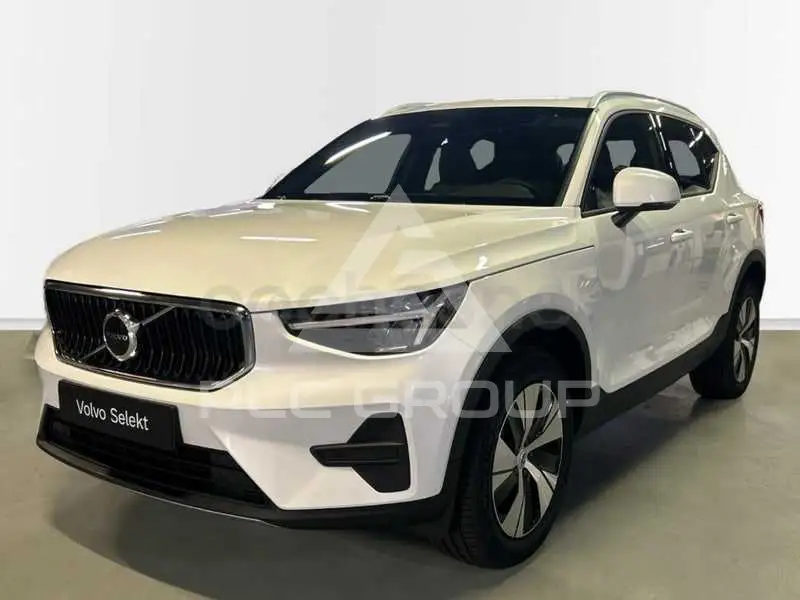 2025 Volvo XC40