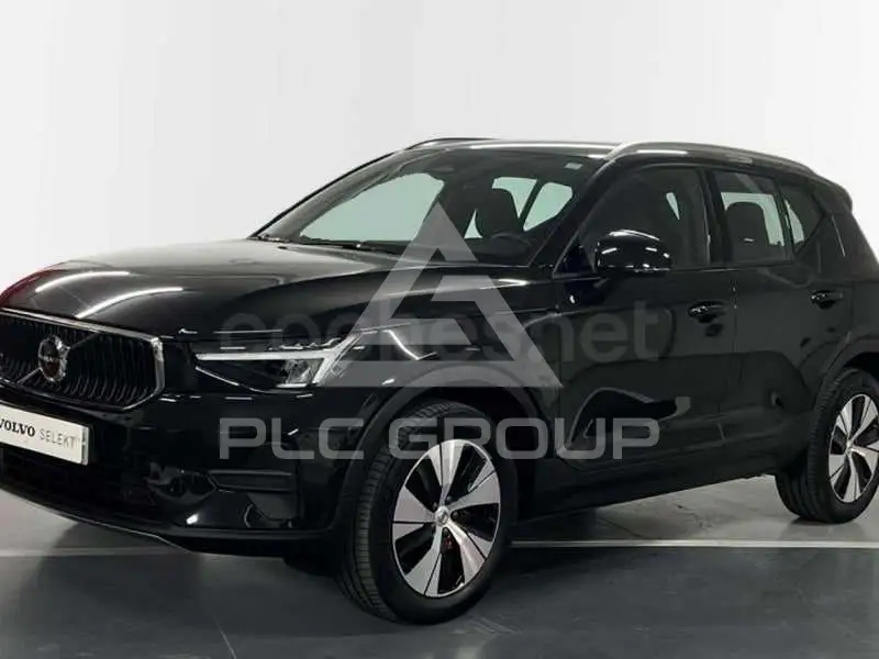 2025 Volvo XC40