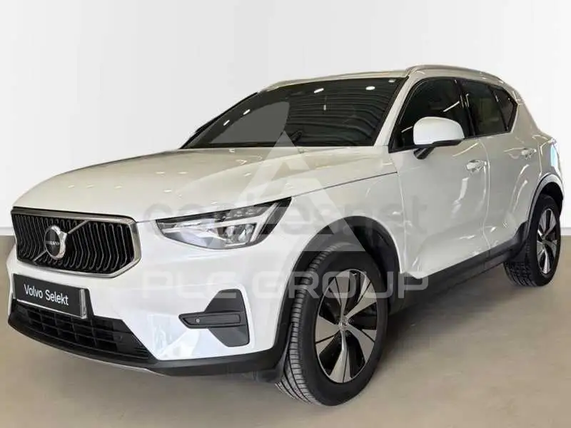 2025 Volvo XC40