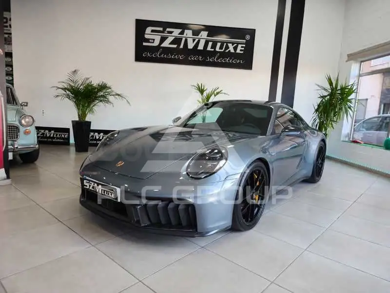 2025 Porsche 911