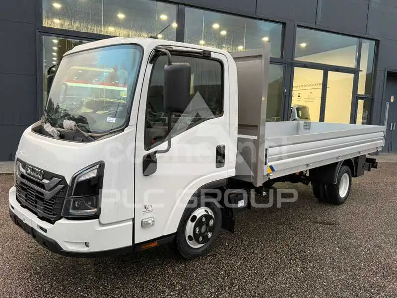 2025 Isuzu 