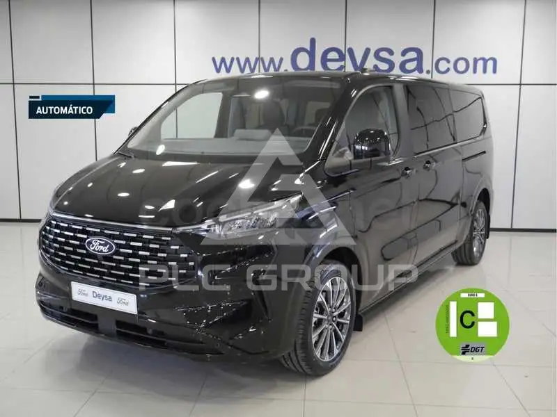 2025 Ford Tourneo