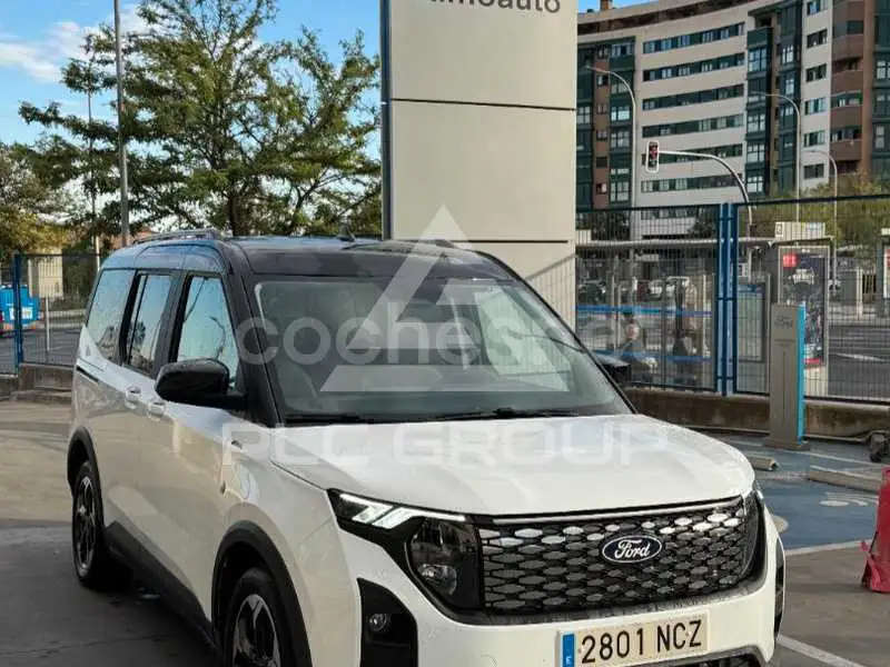 2025 Ford Tourneo